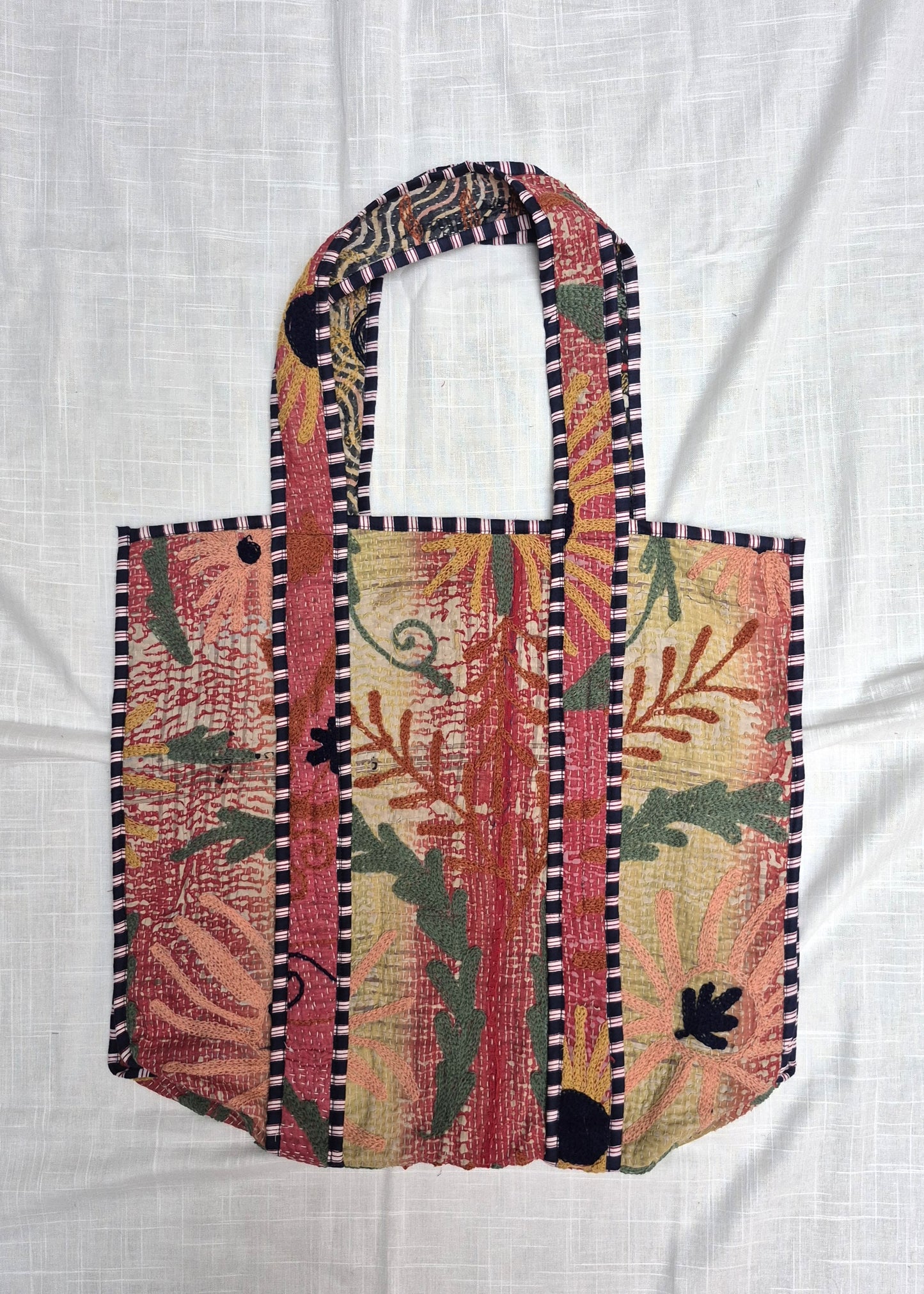 Vintage kantha tote bag met suzani borduursel # 21