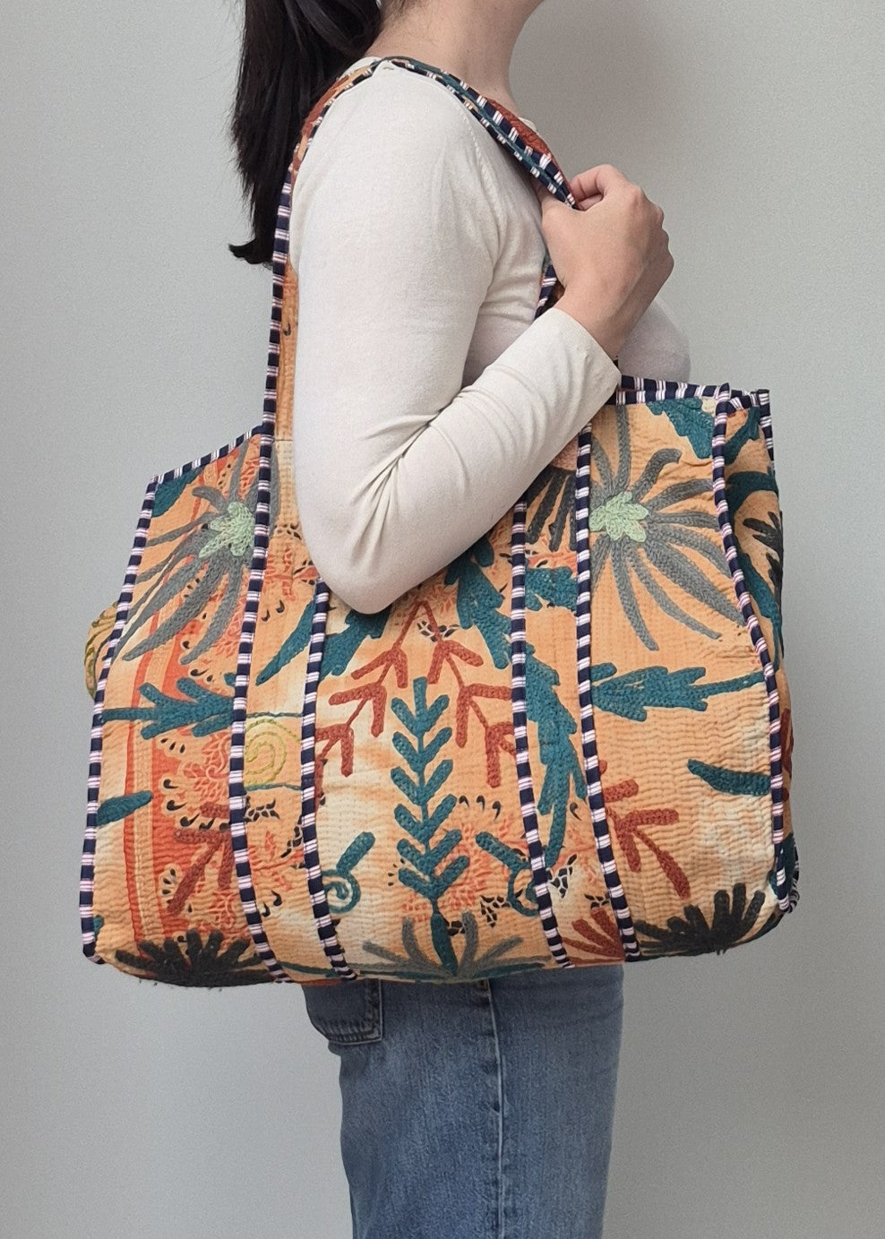 Vintage kantha tote bag met suzani borduursel # 14